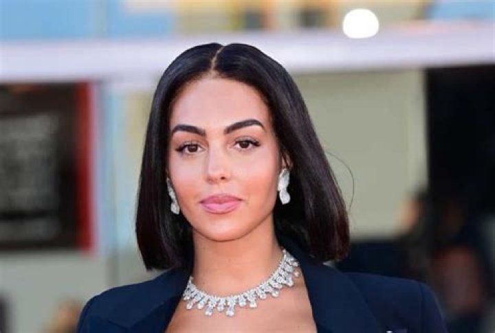 Georgina Rodriguez- Age, Net Worth, Height, Husband, Career