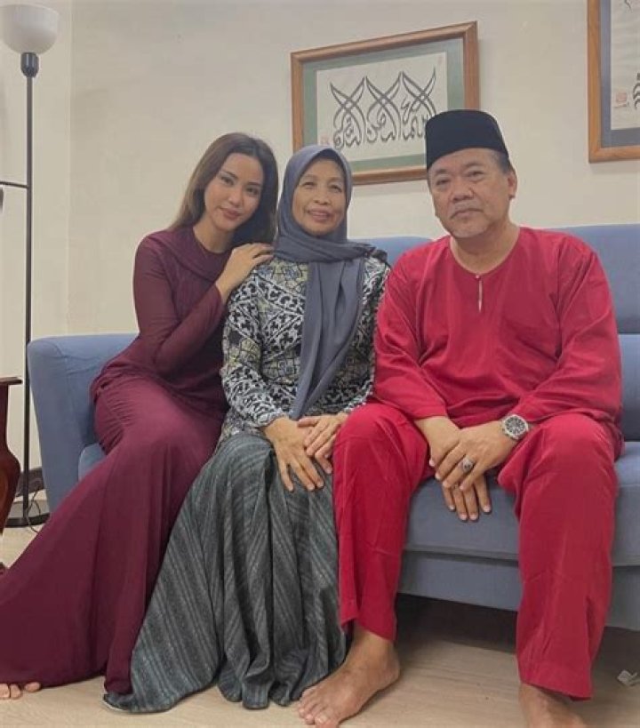 Siti Khadijah Halim Height, Weight, Net Worth, Age, Birthday, Wikipedia, Who, Nationality, Biography