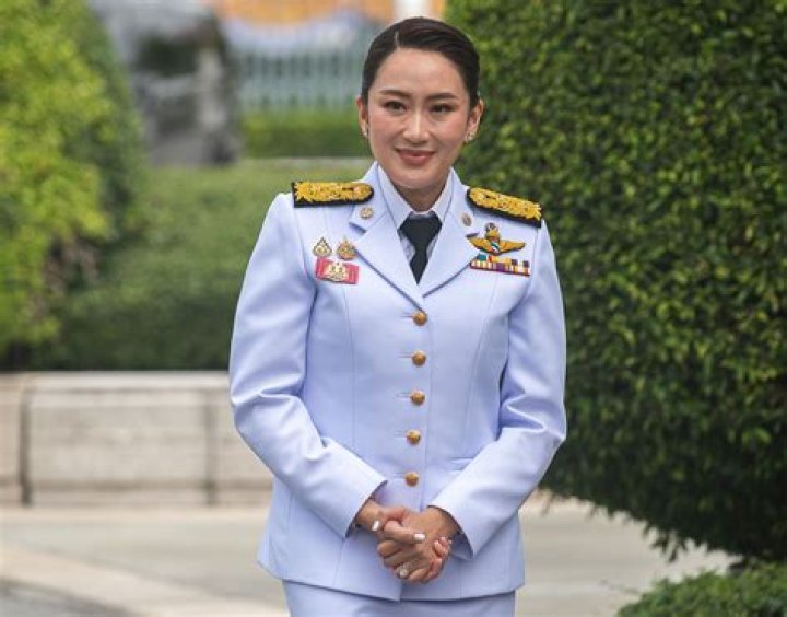 Yingluck Shinawatra Height, Weight, Net Worth, Age, Birthday, Wikipedia, Who, Instagram, Biography
